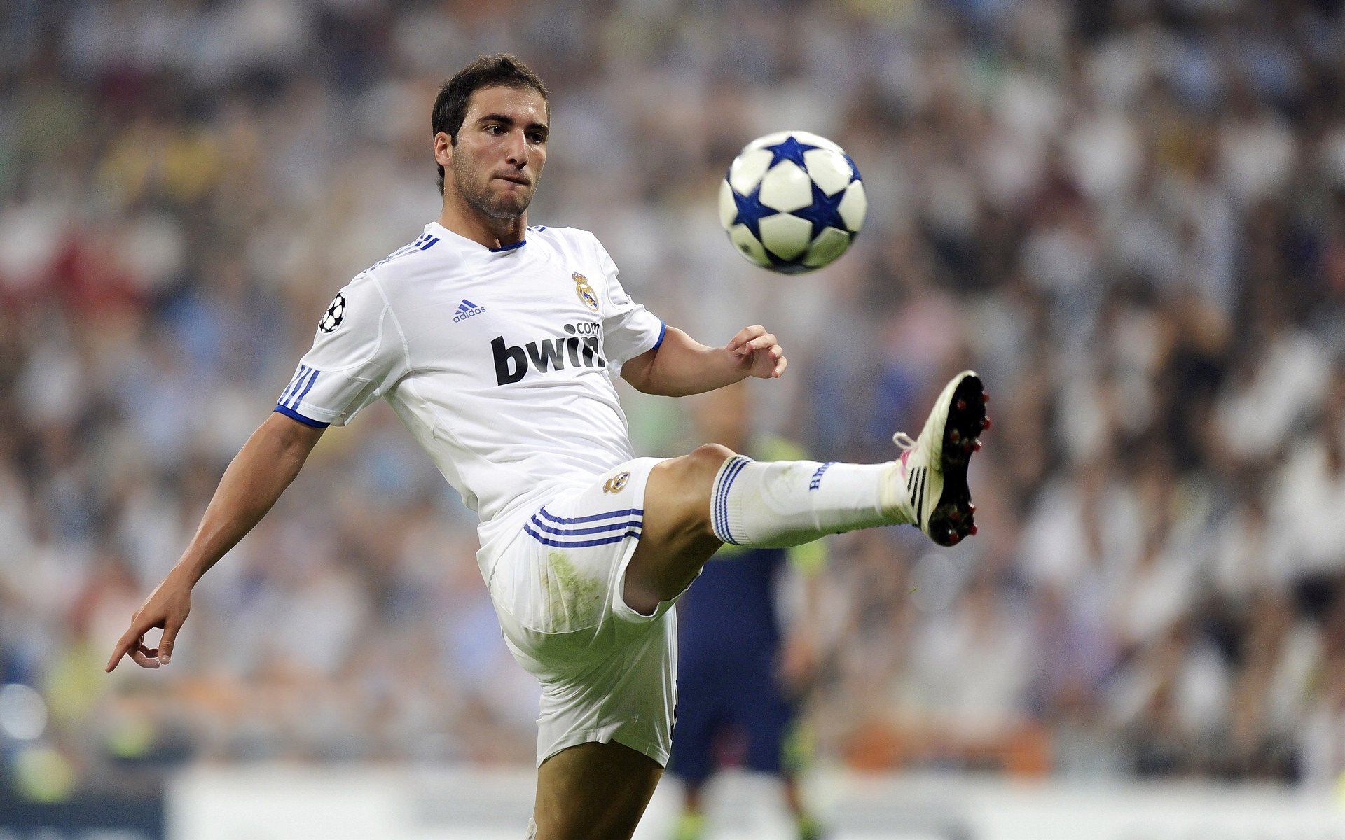 英超争夺欧战资格形势紧张